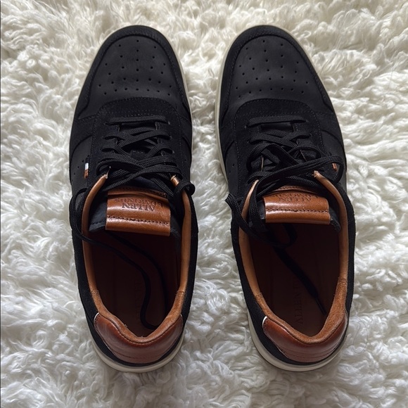 ALLEN EDMONDS- Port Washington 1922 - Size 10 Men's Black and Brown Snea… - Picture 1 of 8